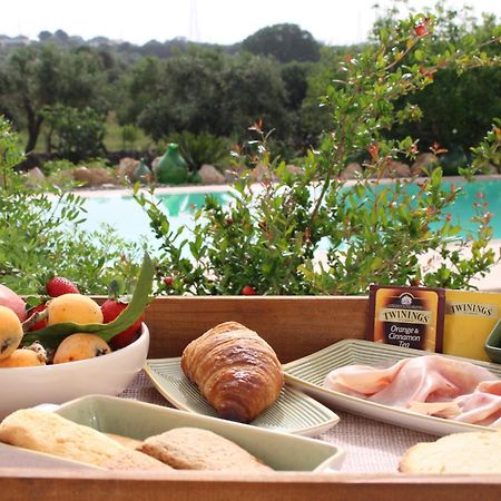 Trullo Il Melograno Guest House Ostuni Bagian luar foto