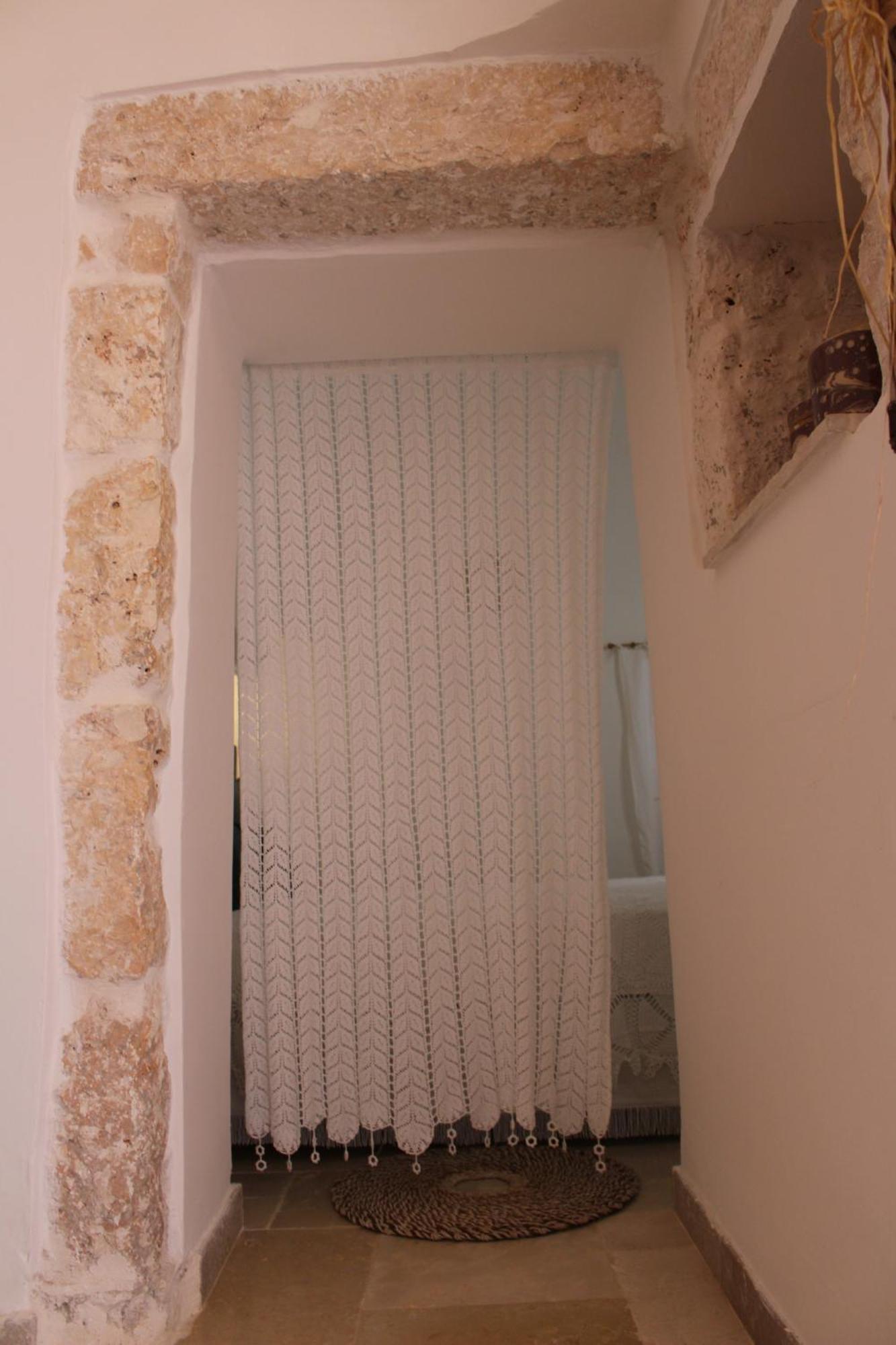 Trullo Il Melograno Guest House Ostuni Bagian luar foto